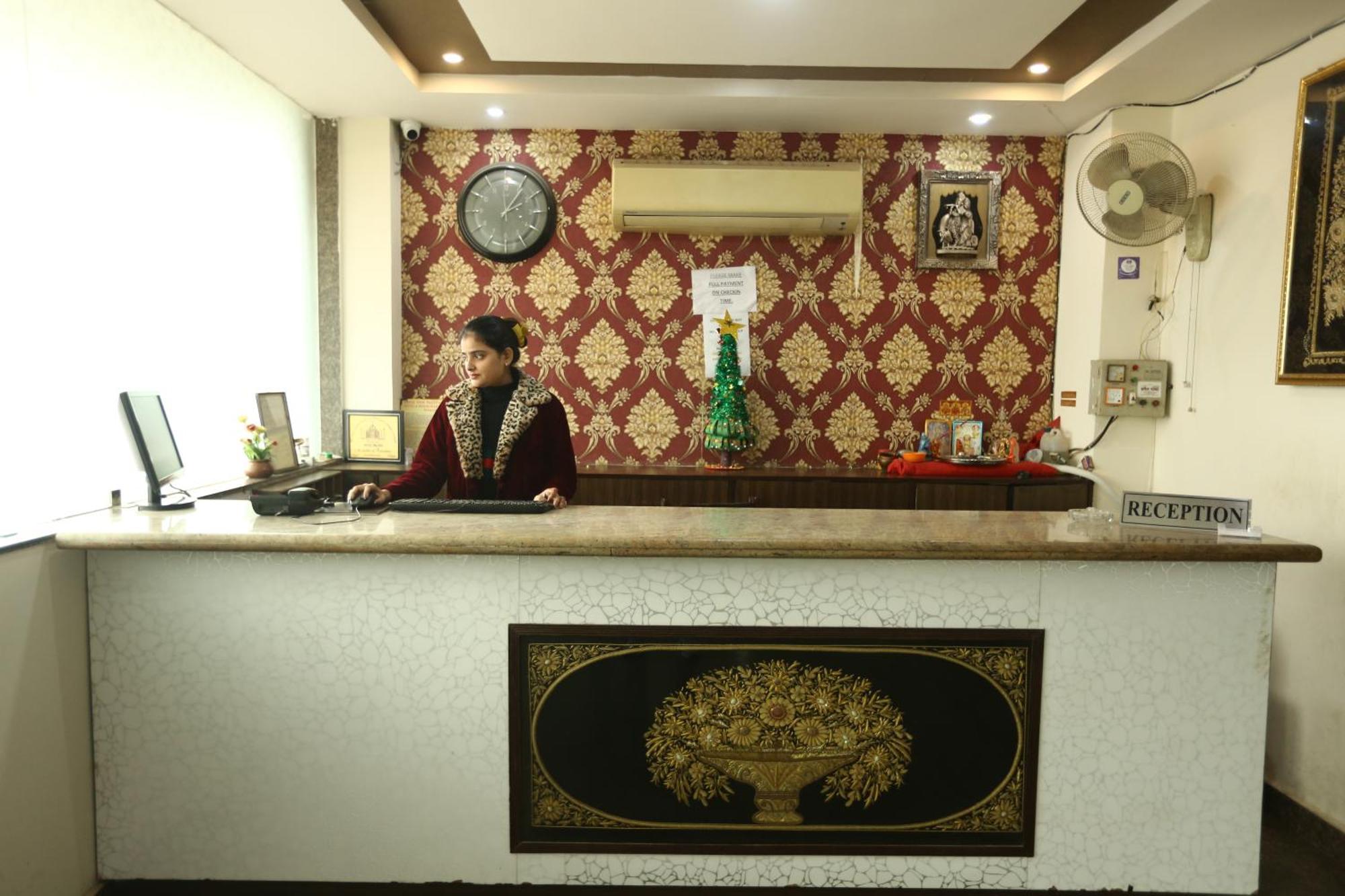 24 Hotel & Resort Agra  Luaran gambar