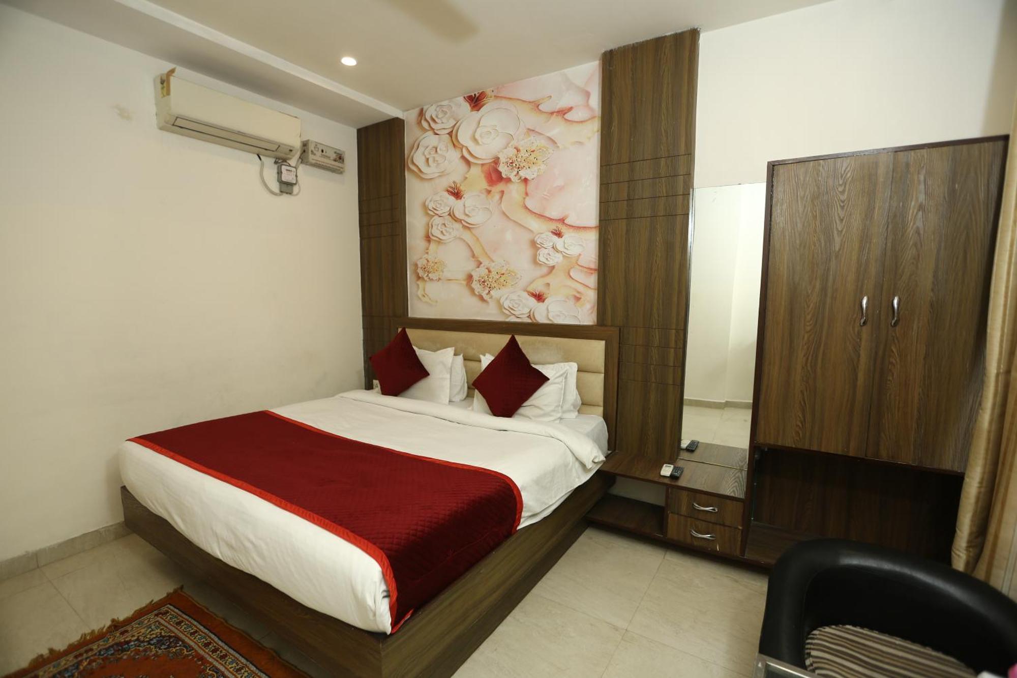 24 Hotel & Resort Agra  Luaran gambar