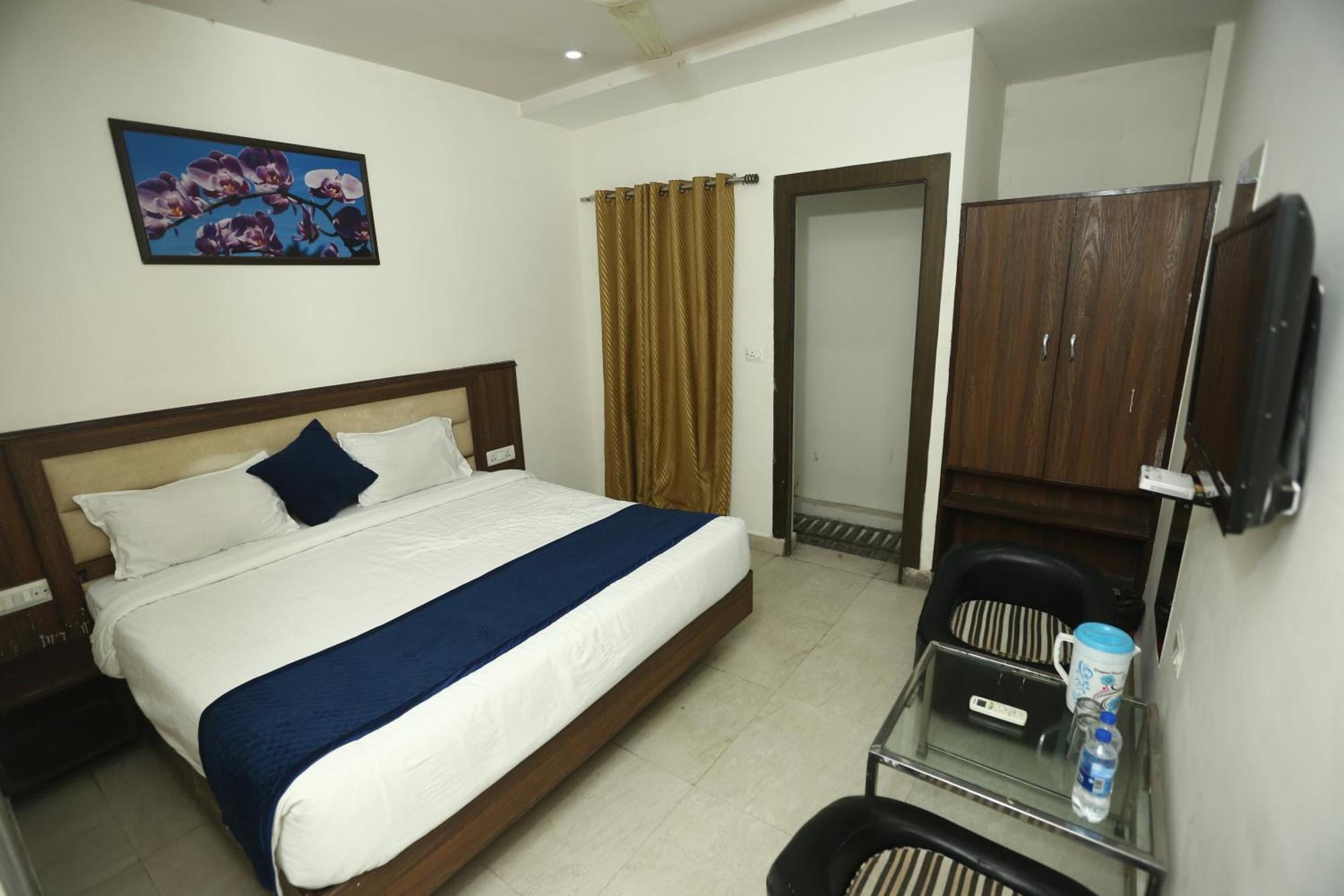 24 Hotel & Resort Agra  Luaran gambar