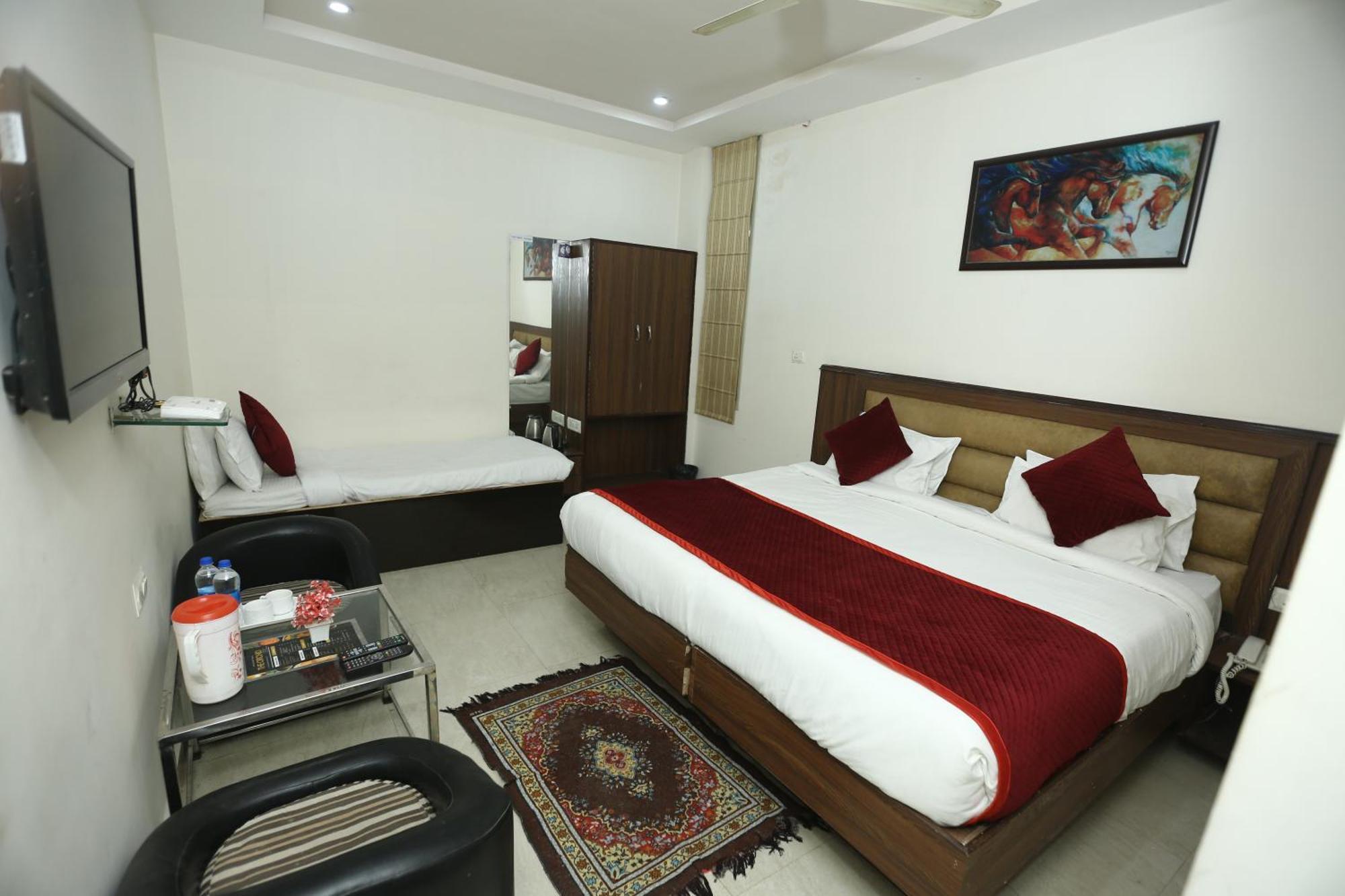 24 Hotel & Resort Agra  Luaran gambar