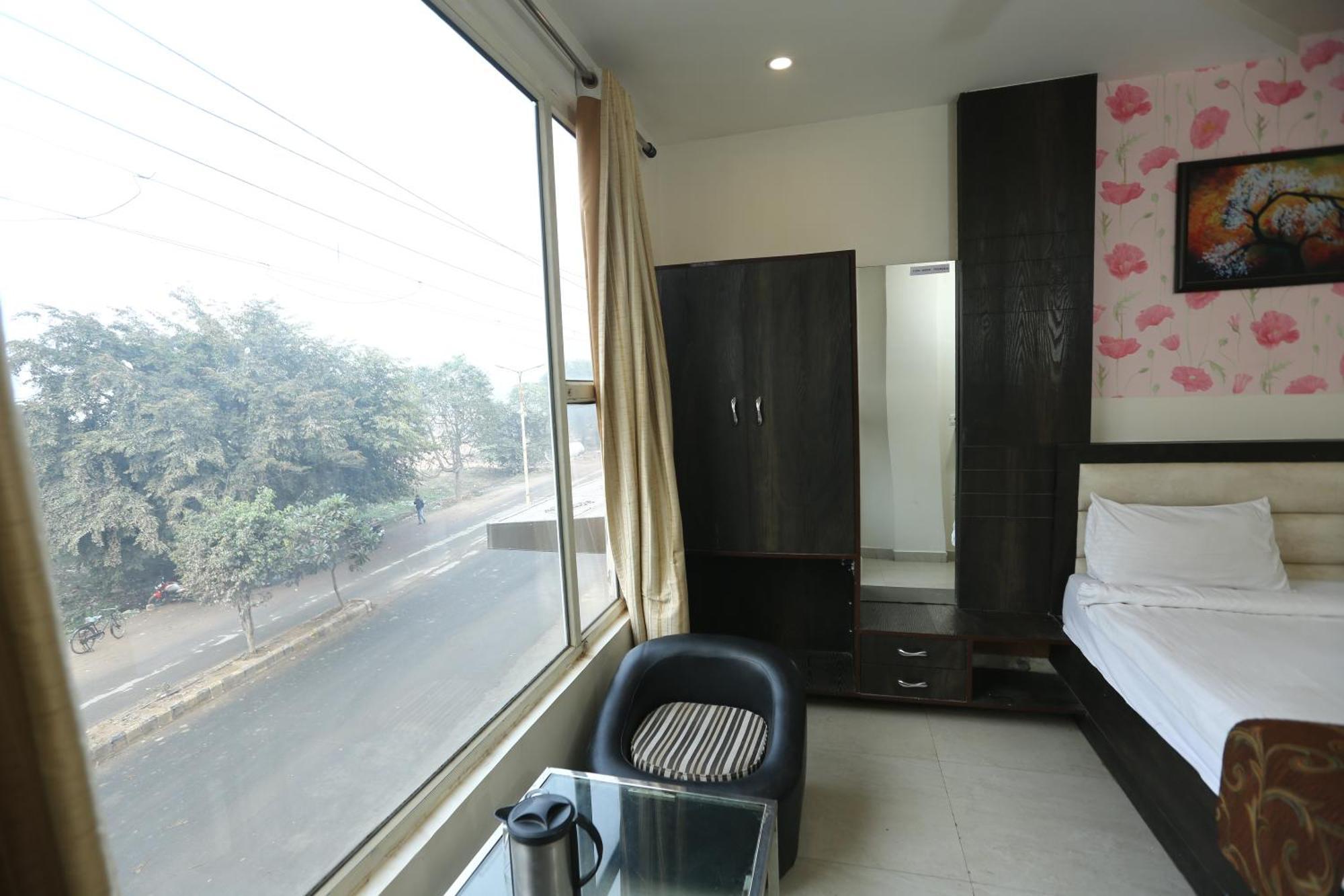 24 Hotel & Resort Agra  Luaran gambar