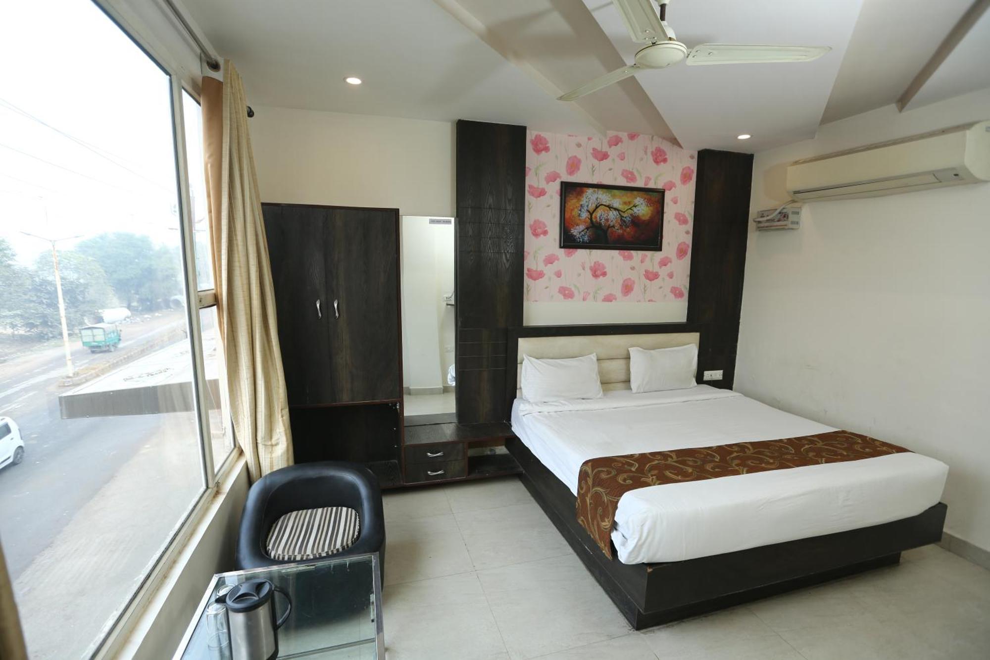 24 Hotel & Resort Agra  Luaran gambar