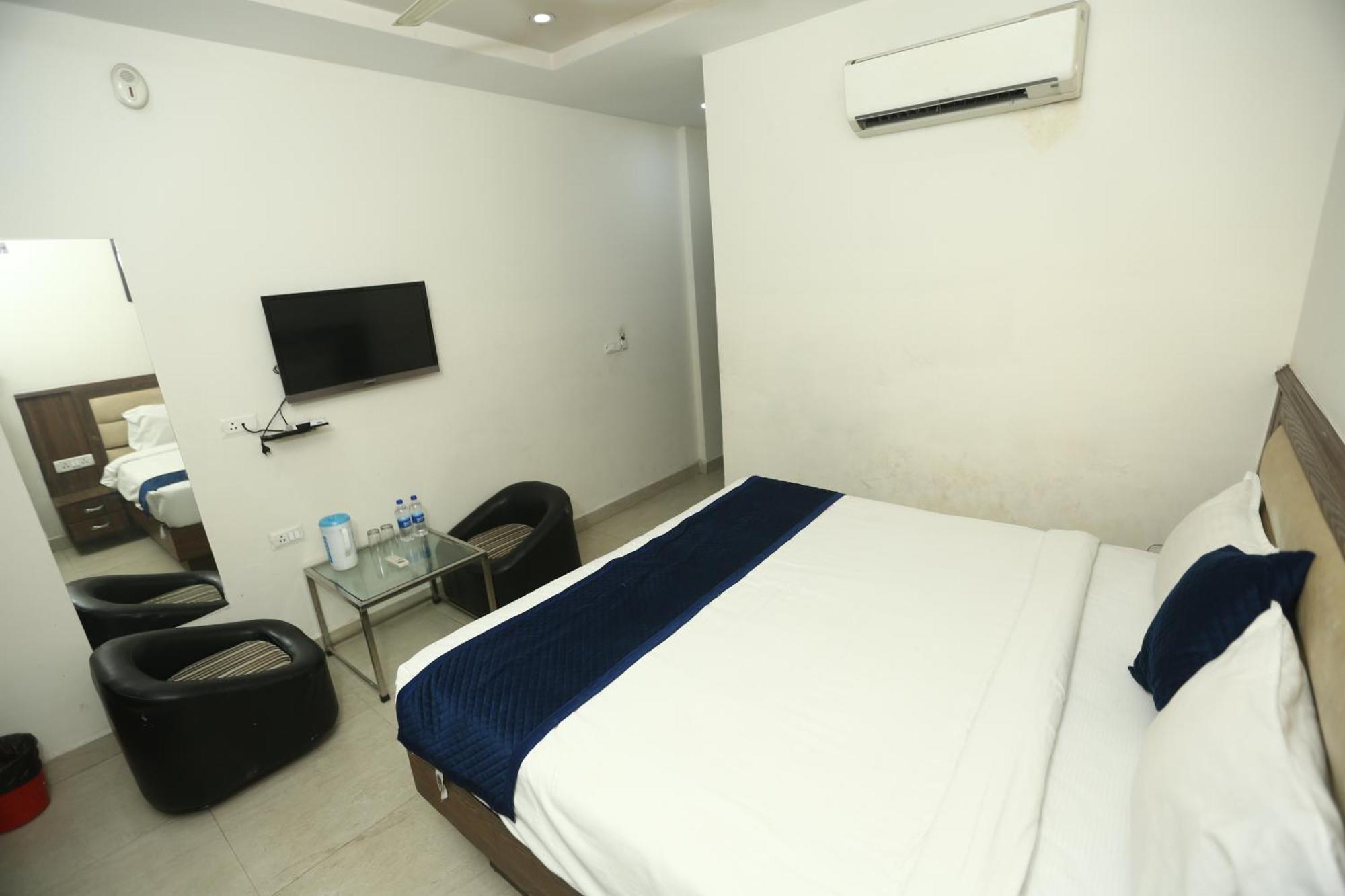 24 Hotel & Resort Agra  Luaran gambar