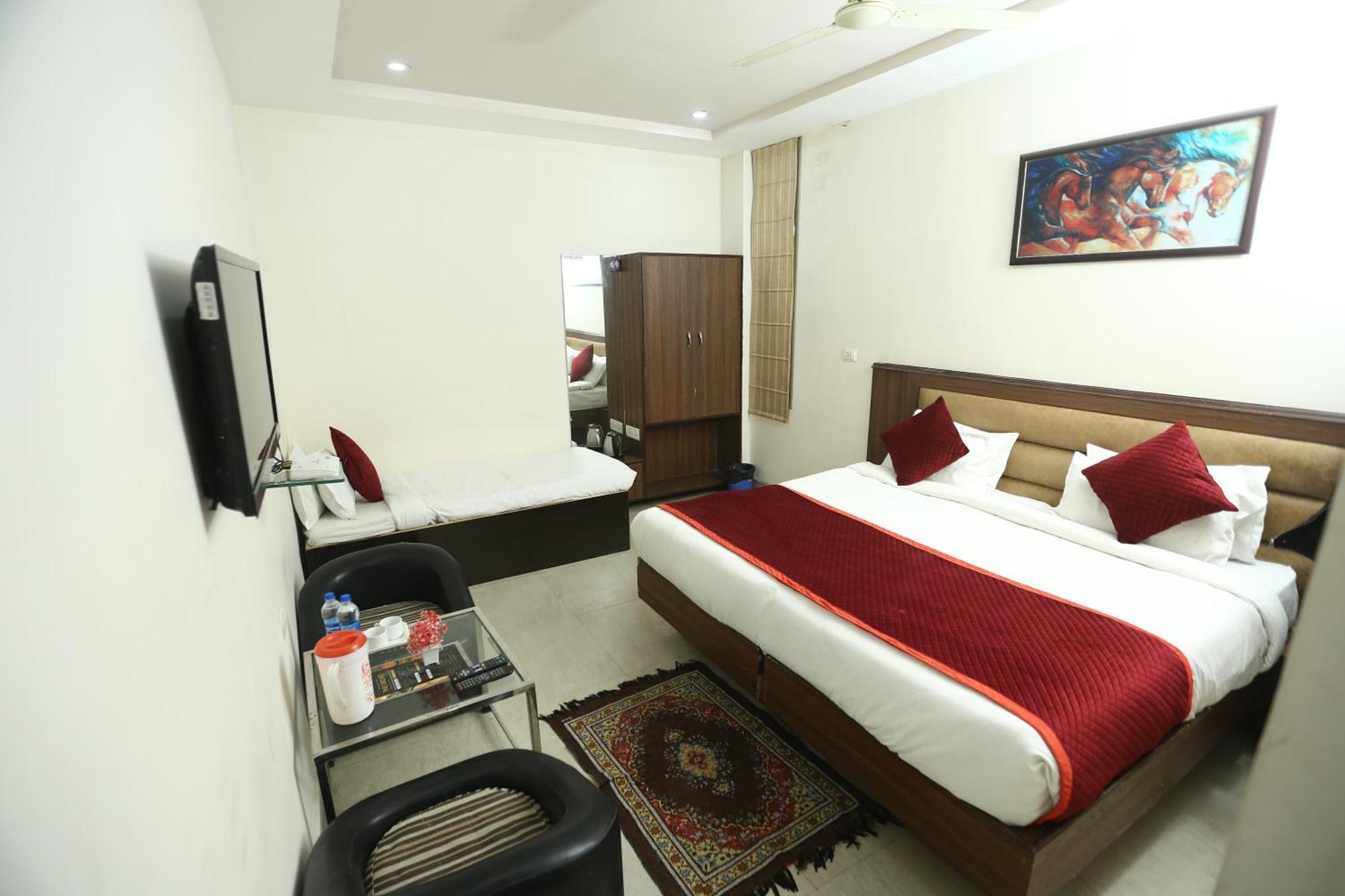 24 Hotel & Resort Agra  Luaran gambar