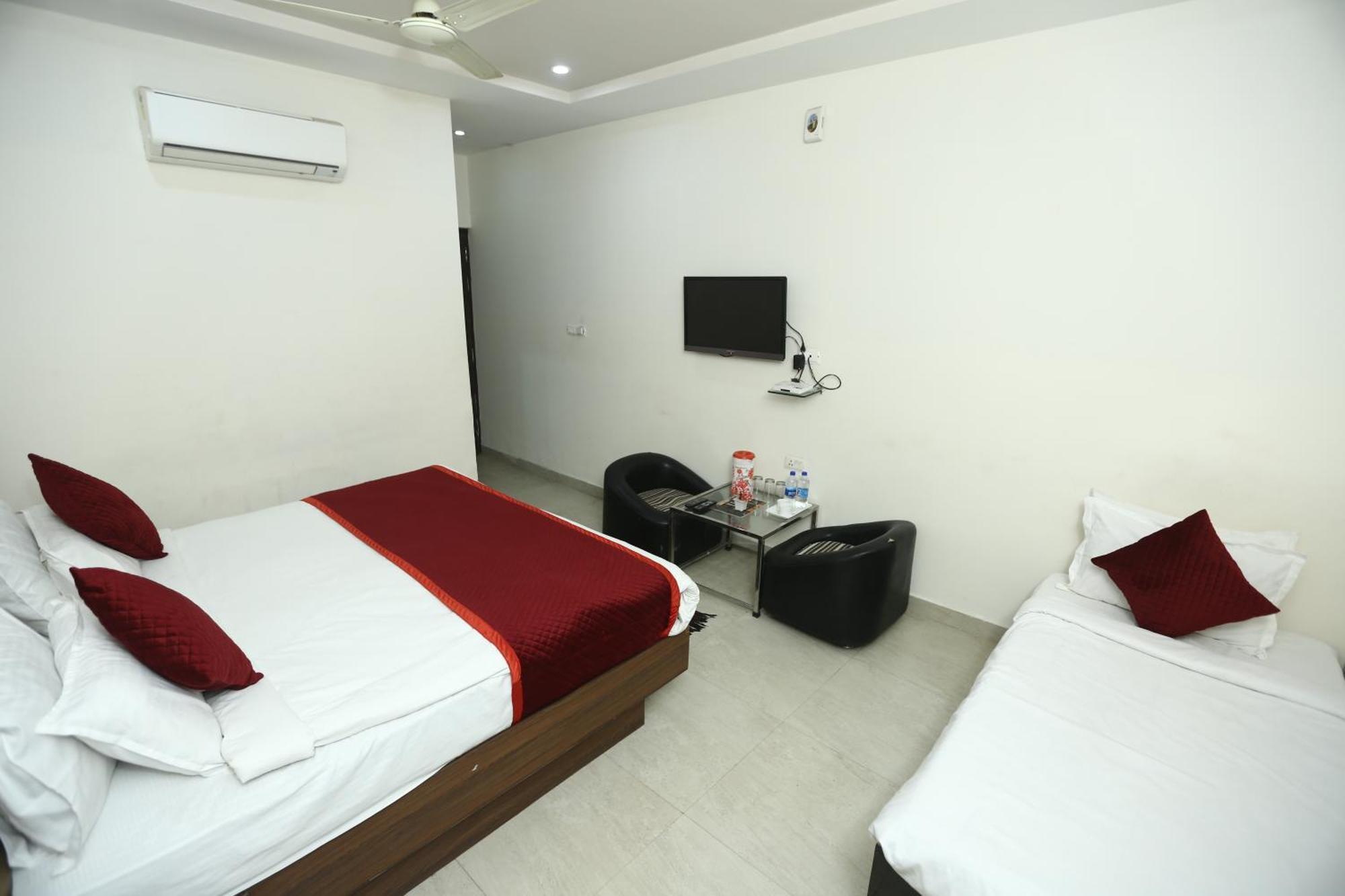 24 Hotel & Resort Agra  Luaran gambar