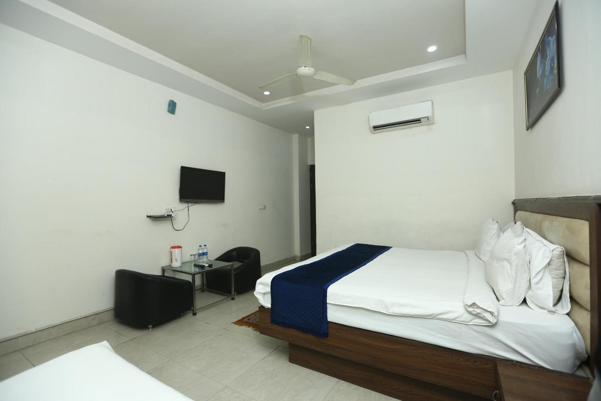 24 Hotel & Resort Agra  Luaran gambar