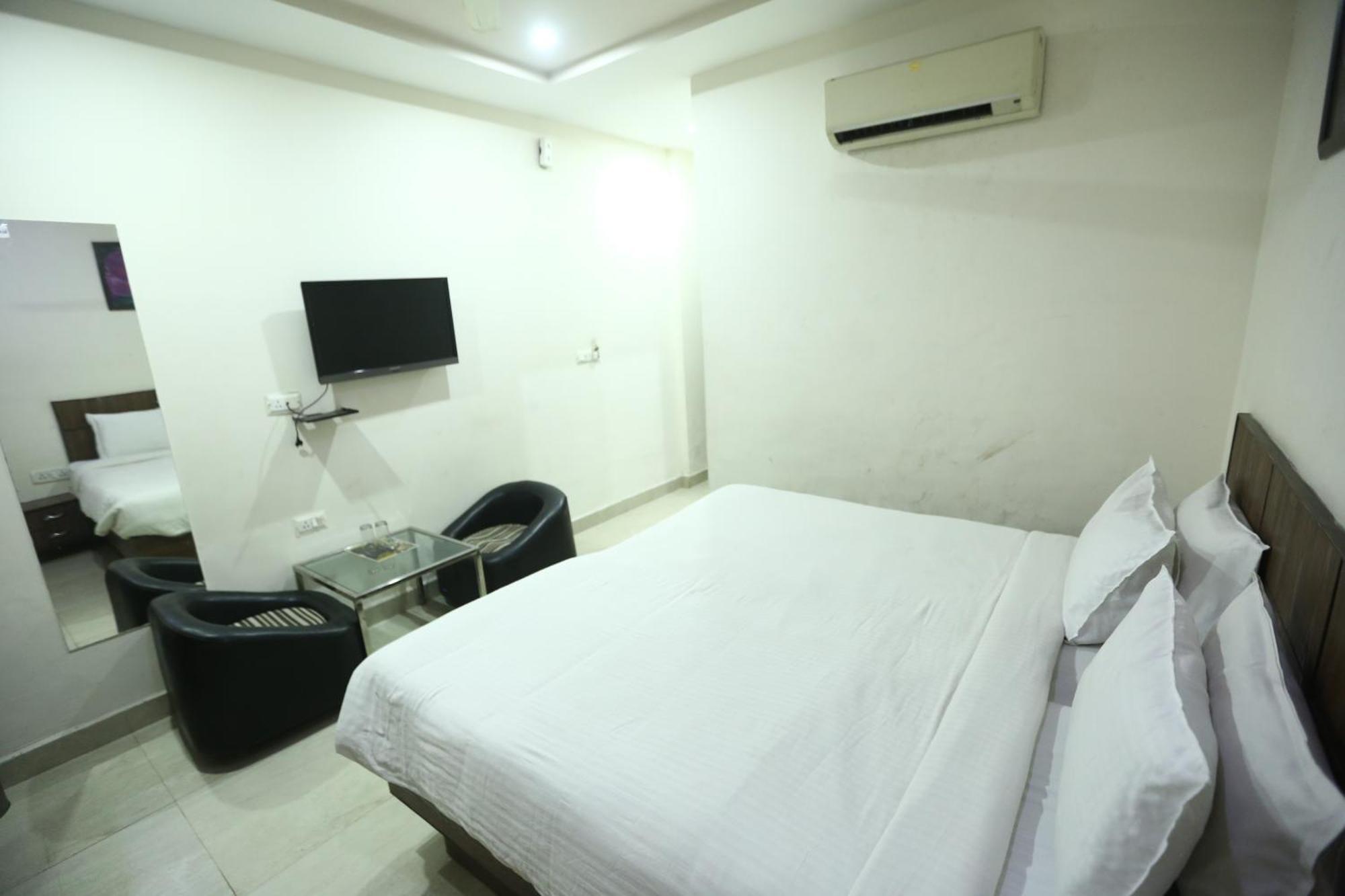 24 Hotel & Resort Agra  Luaran gambar