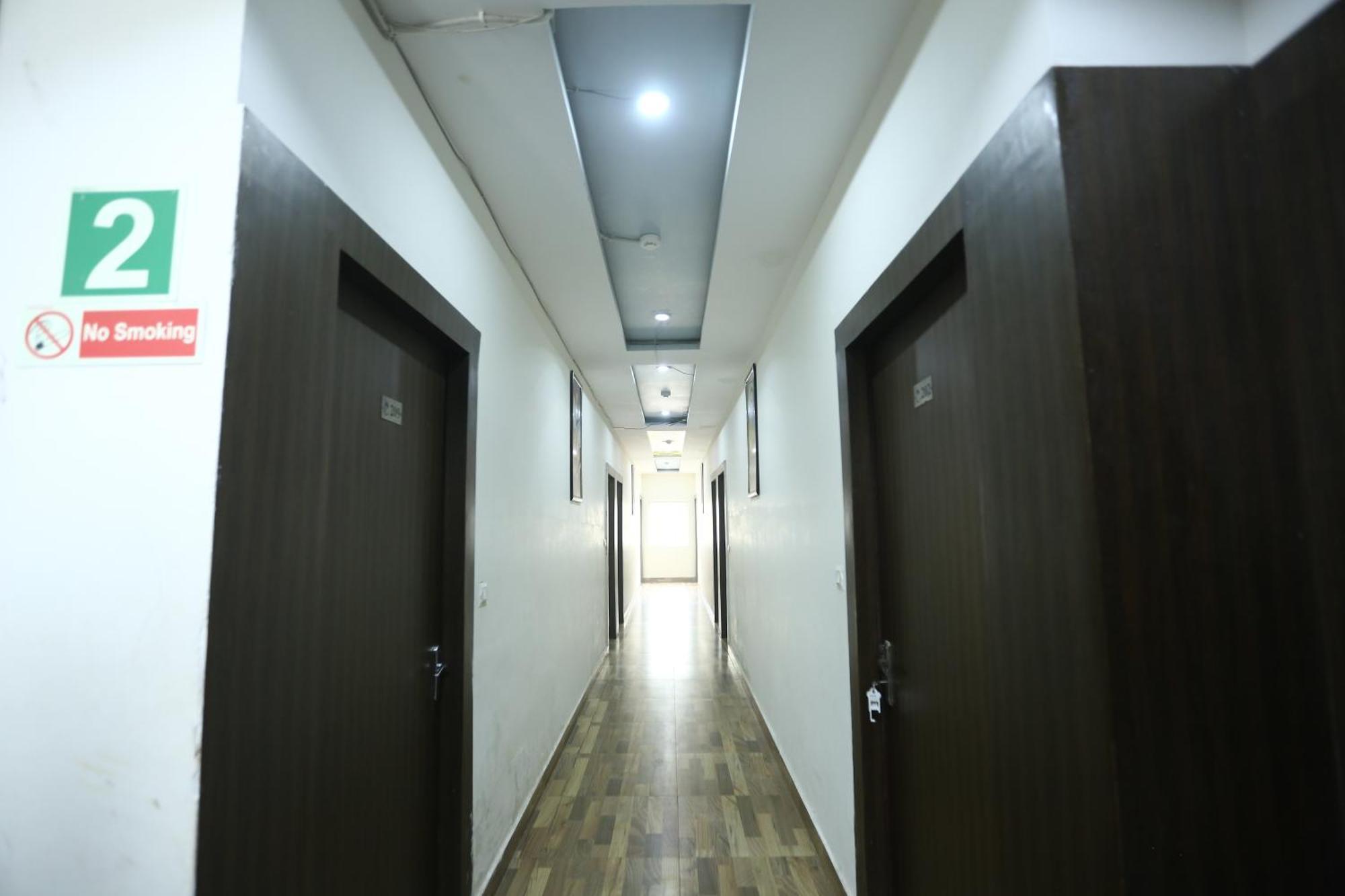 24 Hotel & Resort Agra  Luaran gambar
